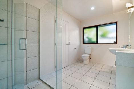 Photo of property in 81 Mt Lebanon Crescent, The Gardens, Auckland, 2105