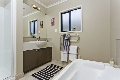 Photo of property in 95 Fields Parade, Oteha, Auckland, 0632