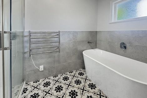 Photo of property in 55 Cambridge Road, Riverhead, 0820