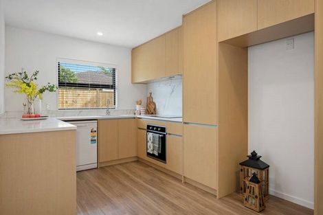 Photo of property in 26d Hutchinsons Road, Bucklands Beach, Auckland, 2014