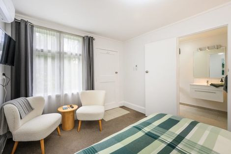 Photo of property in 8 Waterloo Crescent, Hokowhitu, Palmerston North, 4410