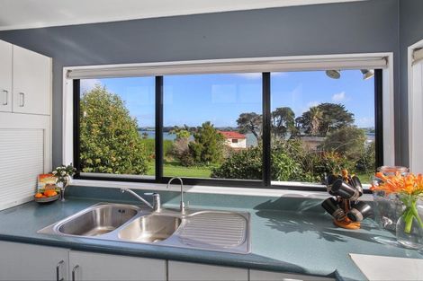 Photo of property in 4 Channel View Road, Clarks Beach, Pukekohe, 2679