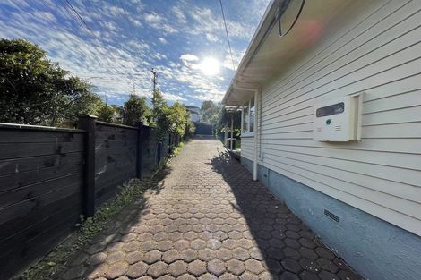 Photo of property in 68 Lake Road, Northcote, Auckland, 0627