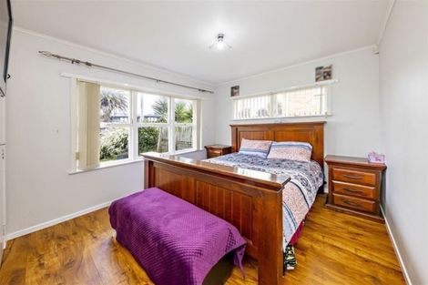Photo of property in 49 Christmas Road, Manurewa, Auckland, 2102