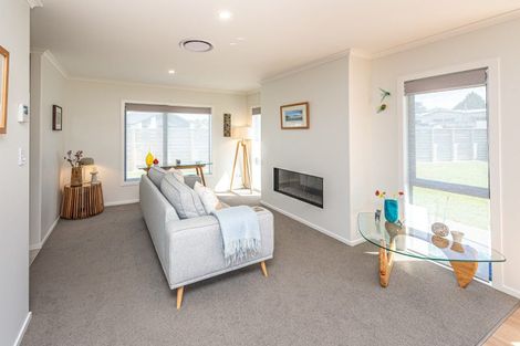 Photo of property in 25 Tirimoana Place, Otamatea, Whanganui, 4501