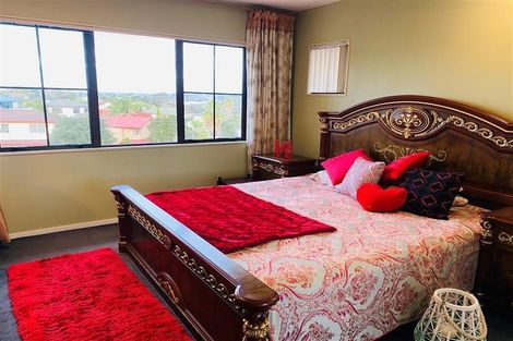 Photo of property in 14 San Domingo Rise, Henderson, Auckland, 0612