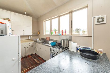 Photo of property in 16 Aotea Street, Castlecliff, Whanganui, 4501