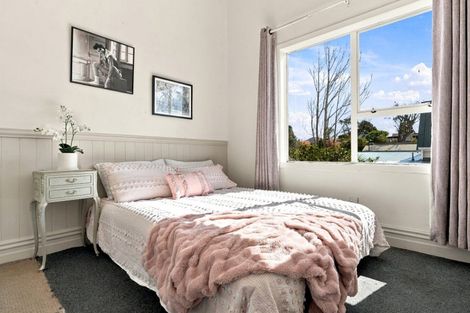 Photo of property in 25 Puriri Street, Helensville, 0800