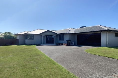 Photo of property in 11 Fairview Place, Havelock North, 4130