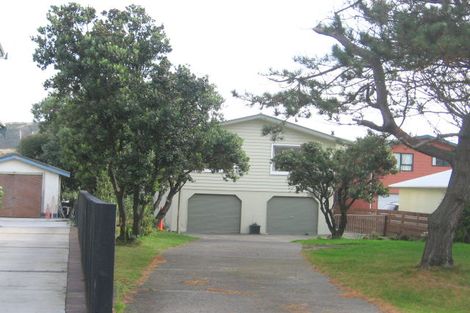 Photo of property in 19 Mana Esplanade, Paremata, Porirua, 5026