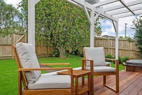 Photo of property in 75 Oakdale Road, Mount Roskill, Auckland, 1041