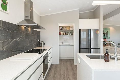 Photo of property in 912a Papamoa Beach Road, Papamoa Beach, Papamoa, 3118