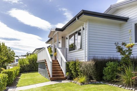 Photo of property in 301 Tauhara Ridge Drive, Richmond Heights, Taupo, 3330