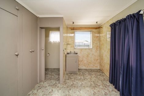 Photo of property in 124 Miranda Street, Stratford, 4332