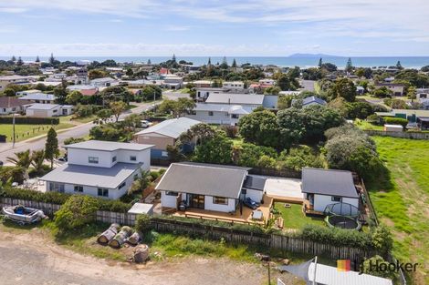 Photo of property in 68 The Crescent, Waihi Beach, 3611
