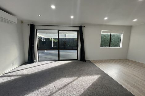 Photo of property in 1/13 Everglade Drive, Goodwood Heights, Auckland, 2105