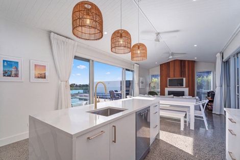 Photo of property in 218 Hamiora Street, Matarangi, 3592