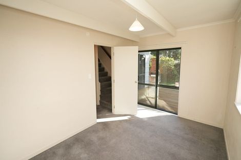 Photo of property in 14 Stirling Crescent, Hokowhitu, Palmerston North, 4410
