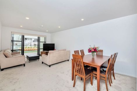 Photo of property in Apollo Apartments, 201/46 Rosedale Road, Rosedale, Auckland, 0632