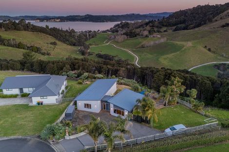 Photo of property in 16 Tironui Place, Whitianga, 3510