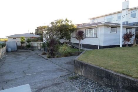 Photo of property in 15 Scott Street, Moturoa, New Plymouth, 4310