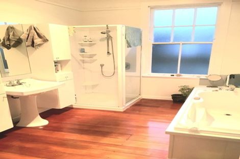 Photo of property in 17 Elizabeth Street, Moera, Lower Hutt, 5010