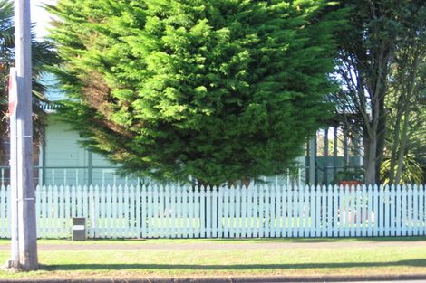 Photo of property in 1/1 Grove Road, Papakura, 2110