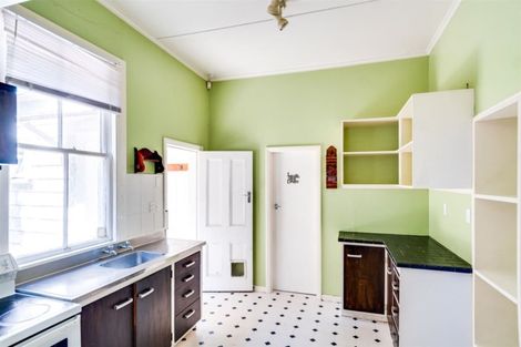 Photo of property in 40 Faraday Street, Hospital Hill, Napier, 4110