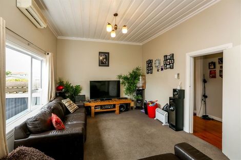 Photo of property in 14 Karamu Street, Strandon, New Plymouth, 4312