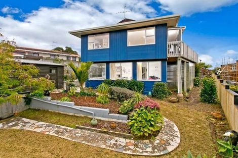 Photo of property in 2/26 Park Rise, Campbells Bay, Auckland, 0630