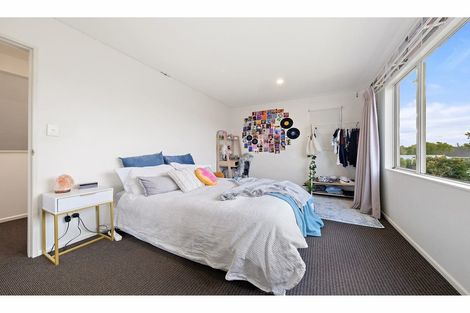 Photo of property in 10 Yeovil Place, St Albans, Christchurch, 8052