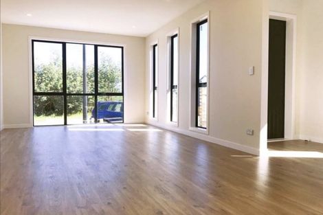 Photo of property in 5 Vazey Way, Hobsonville, Auckland, 0618