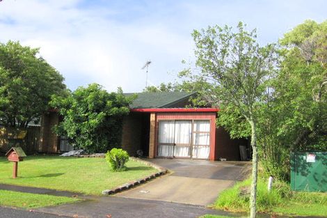 Photo of property in 2a Binda Place, Botany Downs, Auckland, 2010