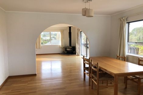 Photo of property in 2/127 Stapleford Crescent, Browns Bay, Auckland, 0630