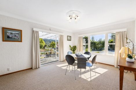 Photo of property in 33 Dowling Grove, Silverstream, Upper Hutt, 5019