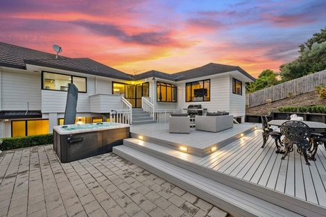 Photo of property in 9 Chisbury Terrace, Shelly Park, Auckland, 2014