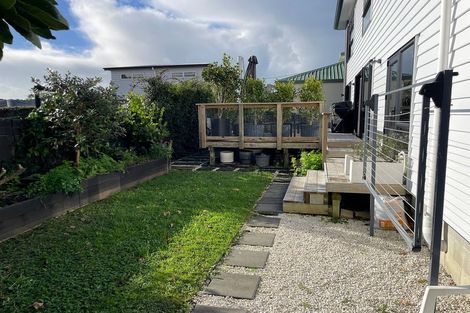 Photo of property in 1/44 Sunnynook Road, Sunnynook, Auckland, 0620