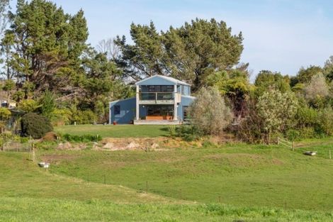 Photo of property in 2 High Road, Hawera, 4610