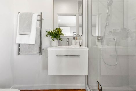 Photo of property in 132a Coronation Road, Mangere Bridge, Auckland, 2022