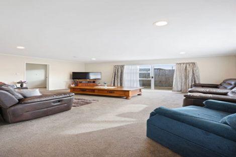 Photo of property in 1/242 Botany Road, Golflands, Auckland, 2013