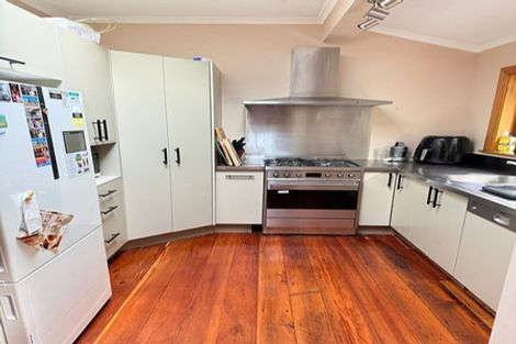 Photo of property in 16 Asquith Terrace, Brooklyn, Wellington, 6021