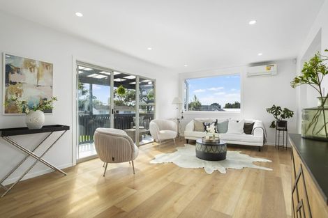 Photo of property in 14 Dunstall Place, Mangere Bridge, Auckland, 2022