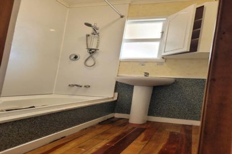 Photo of property in 7 Truby King Street, Merrilands, New Plymouth, 4312