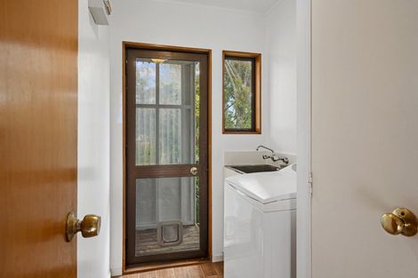 Photo of property in 1/32 Parakai Avenue, Parakai, 0830