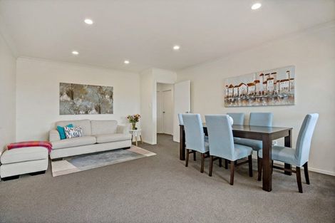 Photo of property in 182a Queen Street, Pukekohe, 2120