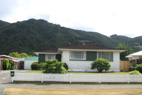Photo of property in 25 California Drive, Totara Park, Upper Hutt, 5018