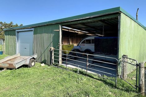 Photo of property in 124a Mountain Road, Sentry Hill, New Plymouth, 4373