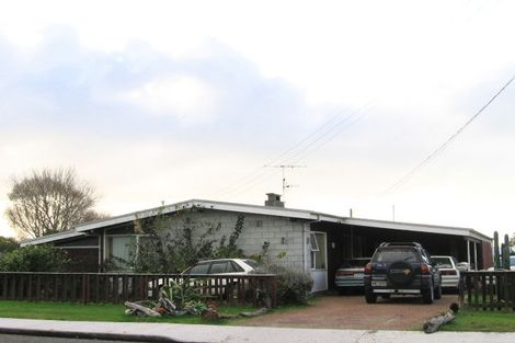 Photo of property in 9 Queens Road, Waikanae Beach, Waikanae, 5036