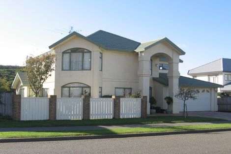 Photo of property in 18 Amesbury Drive, Churton Park, Wellington, 6037