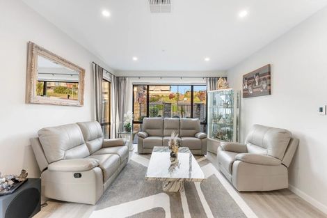 Photo of property in 13 Michael Richard Place, East Tamaki Heights, Auckland, 2016